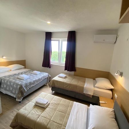 Pansion Raspudic Bed & Breakfast เมจูโกเรีย ภายนอก รูปภาพ